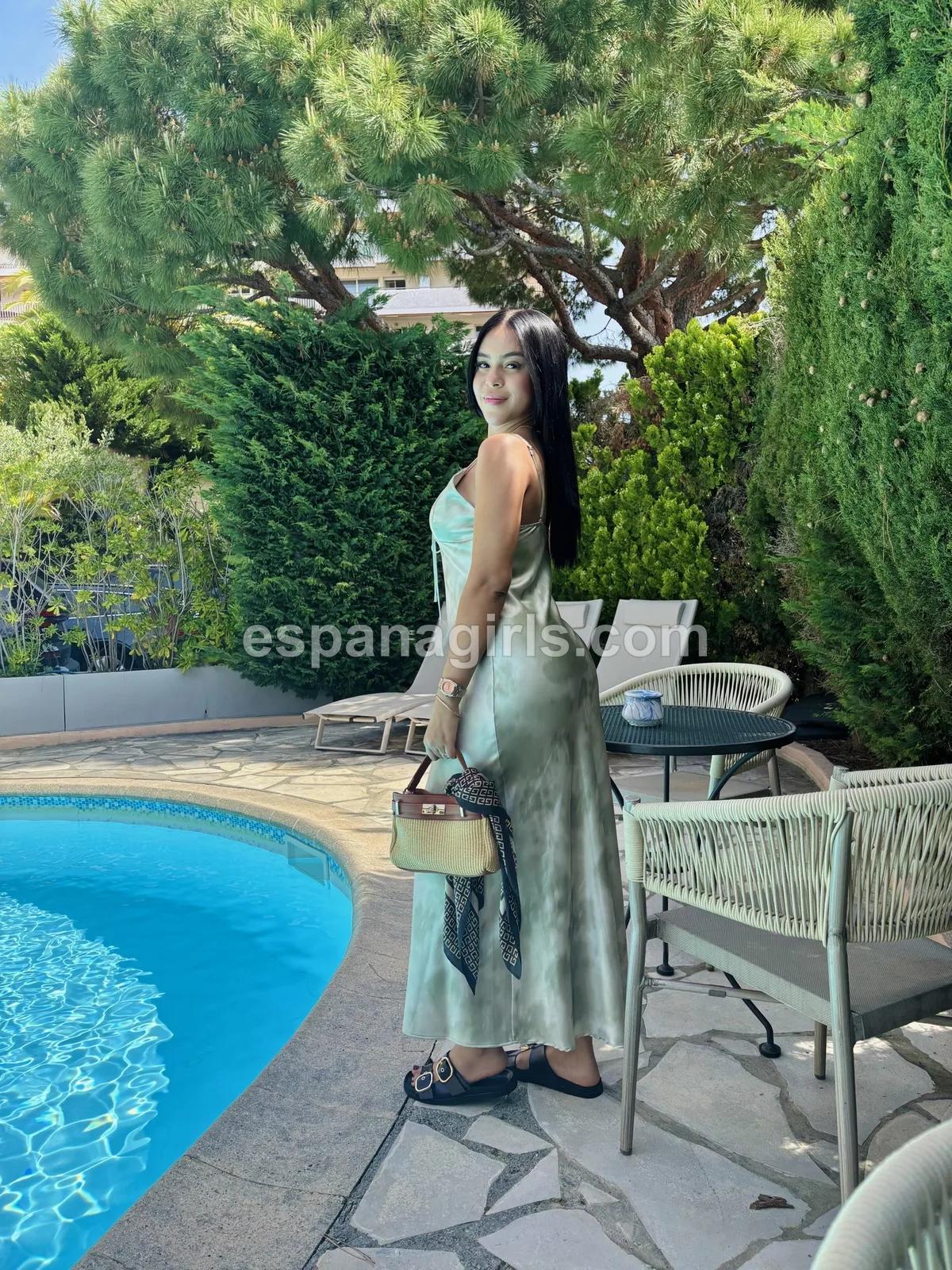 Zara, Latina — acompañante en Santander