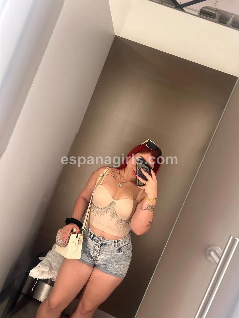 Katthalina Saenz, Colombiana — acompañante en Vigo