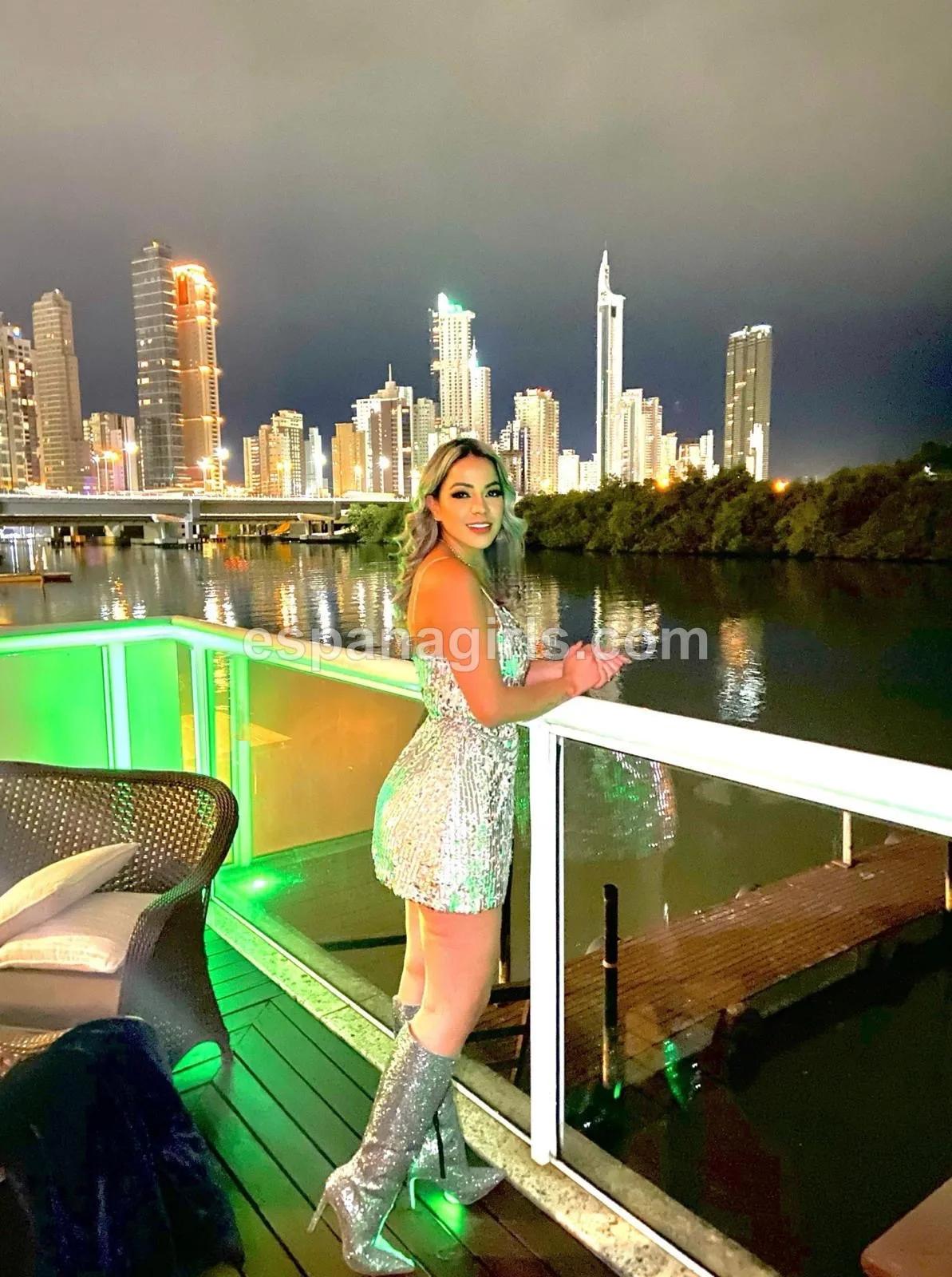 Brunna Valente, Brasileña — acompañante en Valencia