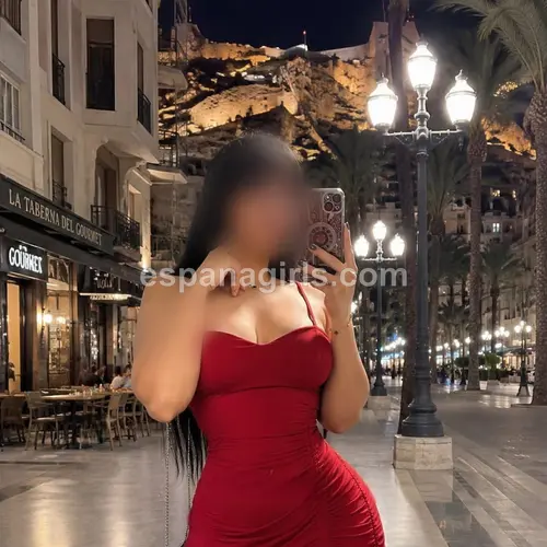 Sofía morena detallista y divertida — foto en Alicante